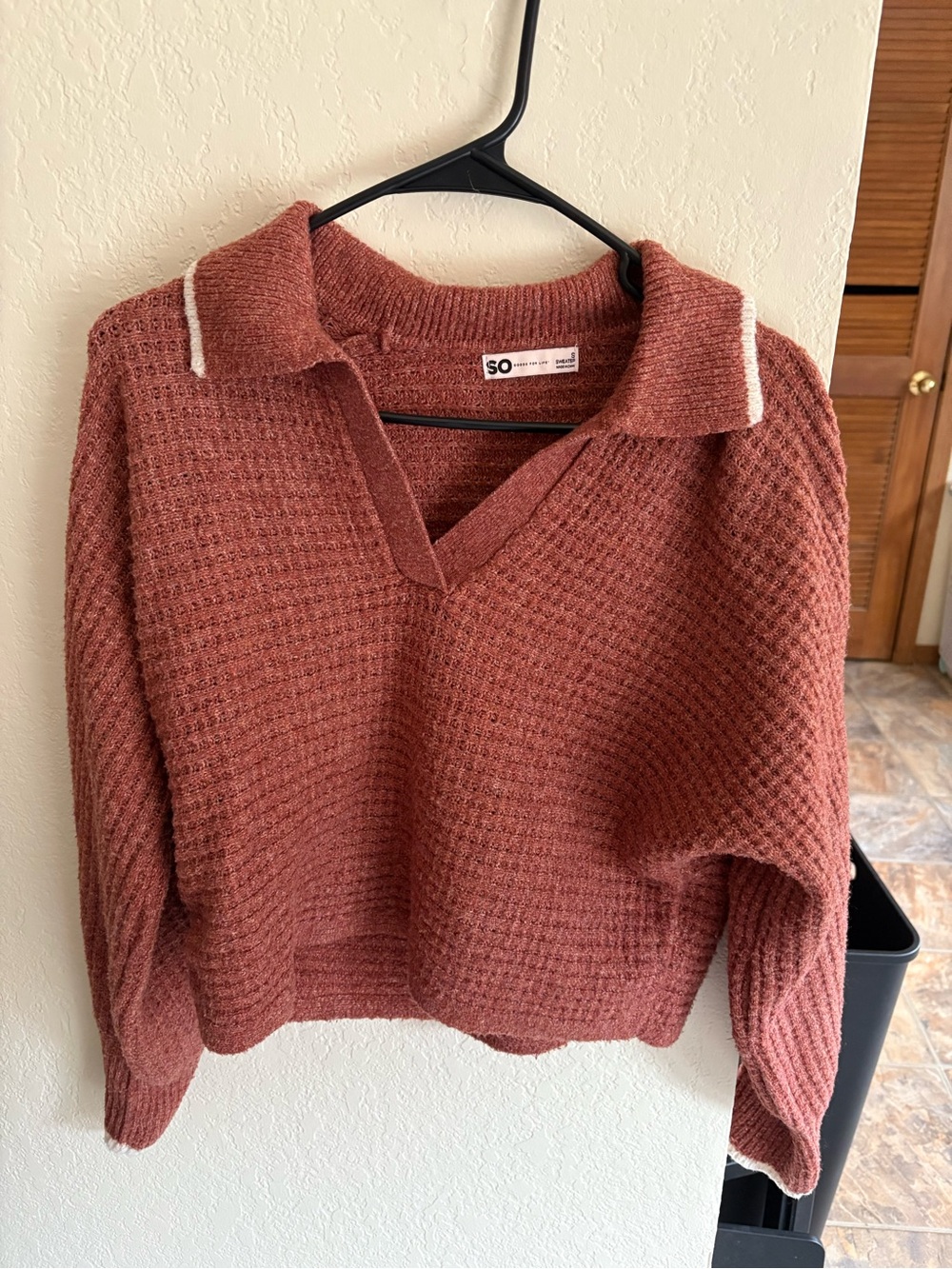 V-Neck Waffle Knit Sweater in Rust with Cream Trim